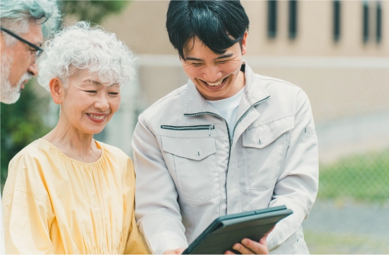 真⾯⽬で、礼儀正しく、愛想が良い⼈の画像